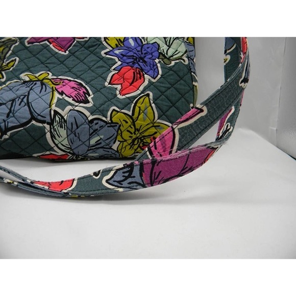 Vera Bradley Iconic Triple Zip Hipster ***Signature Print Carson*** - Picture 2 of 2